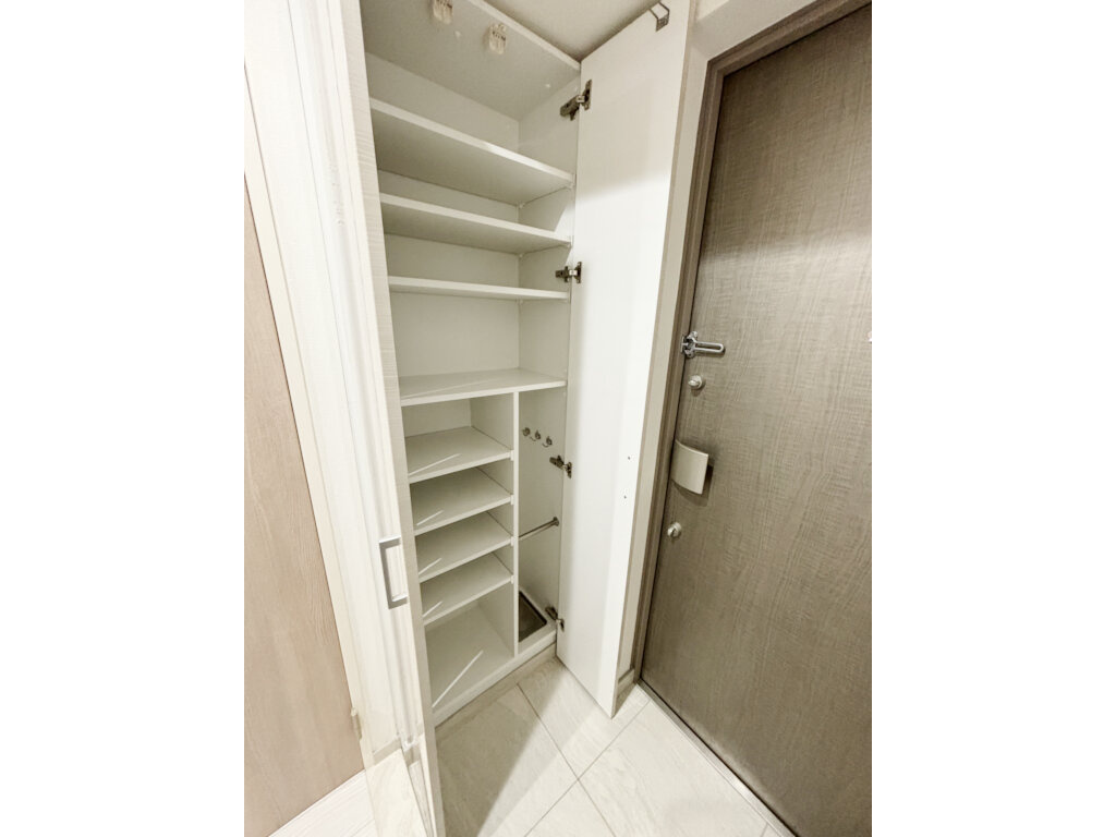 プレセダンヒルズ八王子の内装|明るい色調の室内です