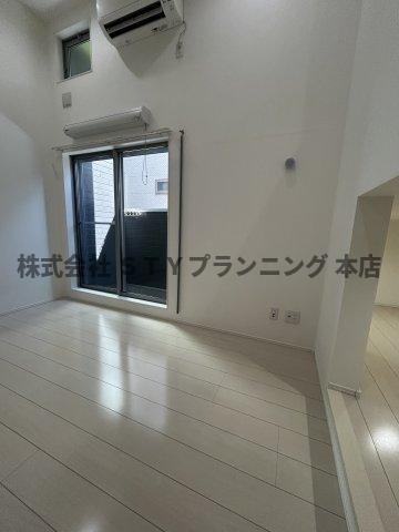 仲介手数料０円！ルミエール十一番町の居間・リビング