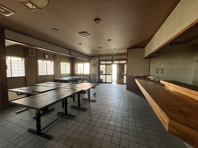 上坂部三丁目ガレージ付き店舗事務所