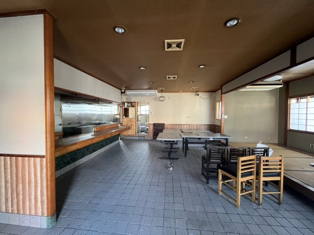 上坂部三丁目ガレージ付き店舗事務所