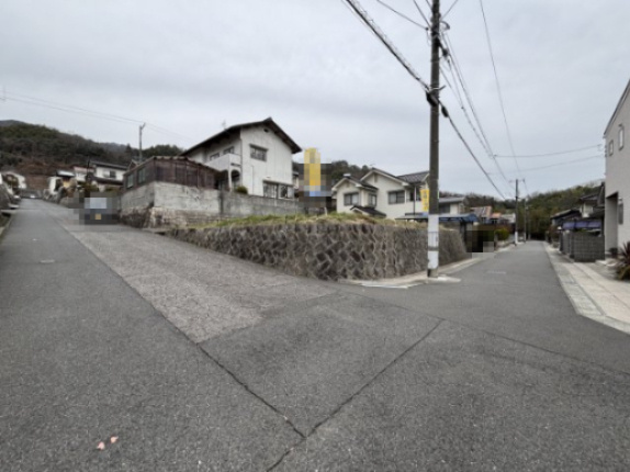 売土地　伴西4丁目の前面道路含む現地写真