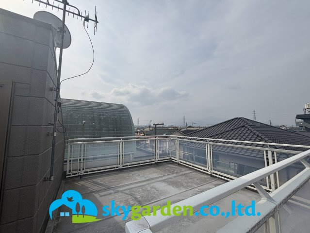 平塚市徳延　中古戸建のバルコニー