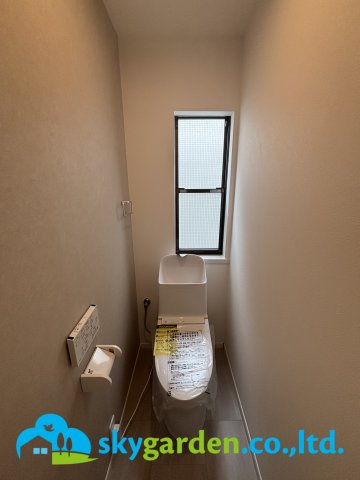 平塚市徳延　中古戸建のトイレ