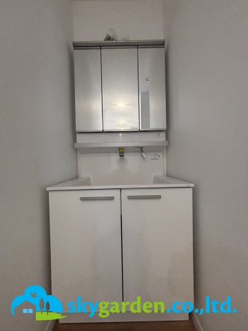 平塚市徳延　中古戸建の独立洗面台