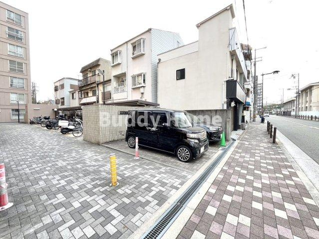 長居第2コーポラスの駐車場