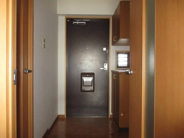 ラ・ミノールの玄関