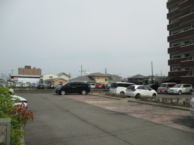 ラ・ミノールの駐車場