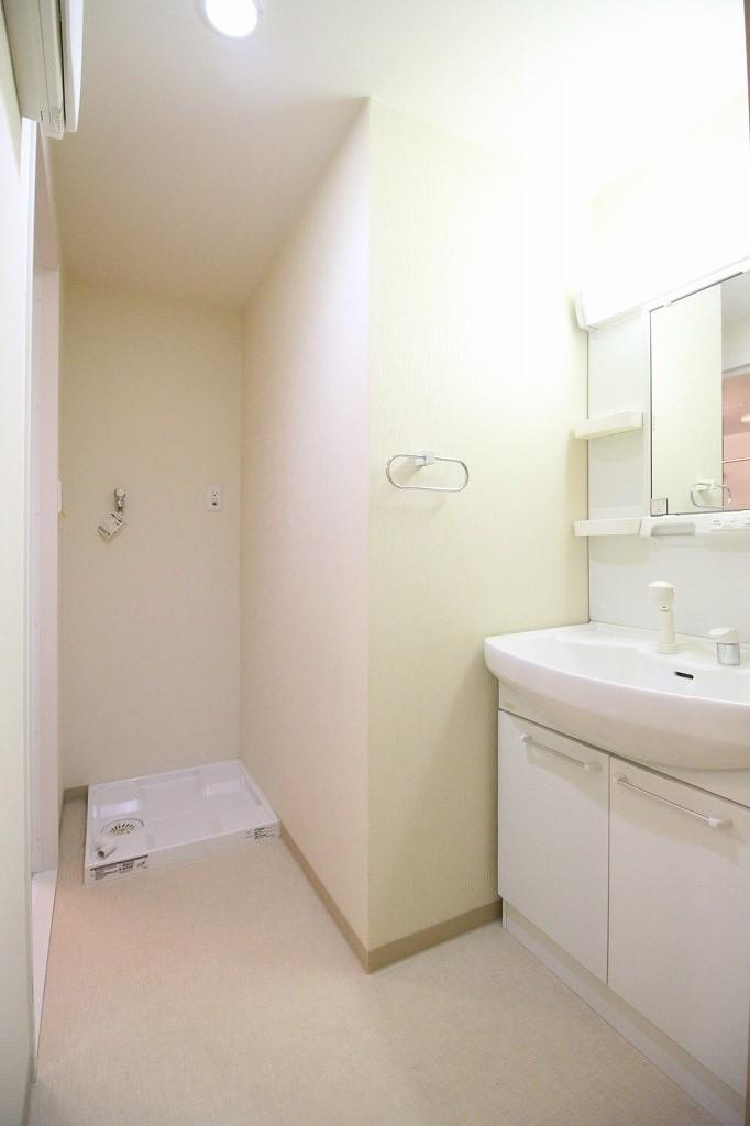 リュクス西明石の洗面所|※お部屋により仕様が異なる場合があります※