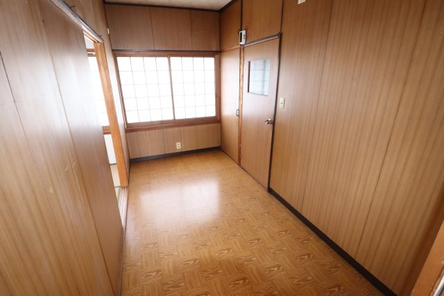 西野山百々町戸建の洋室|2階4帖の洋室です。