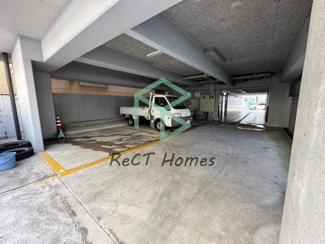 ペシュmotoshioの駐車場