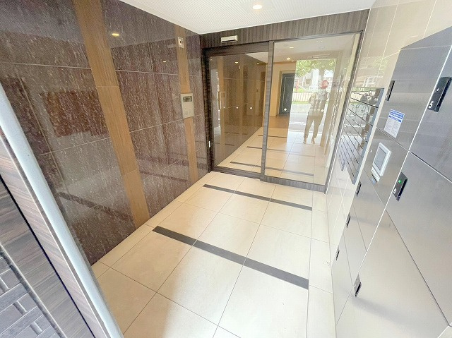 オーク上新庄のロビー