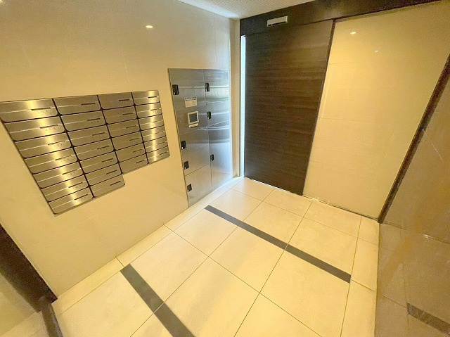 オーク上新庄のエントランス