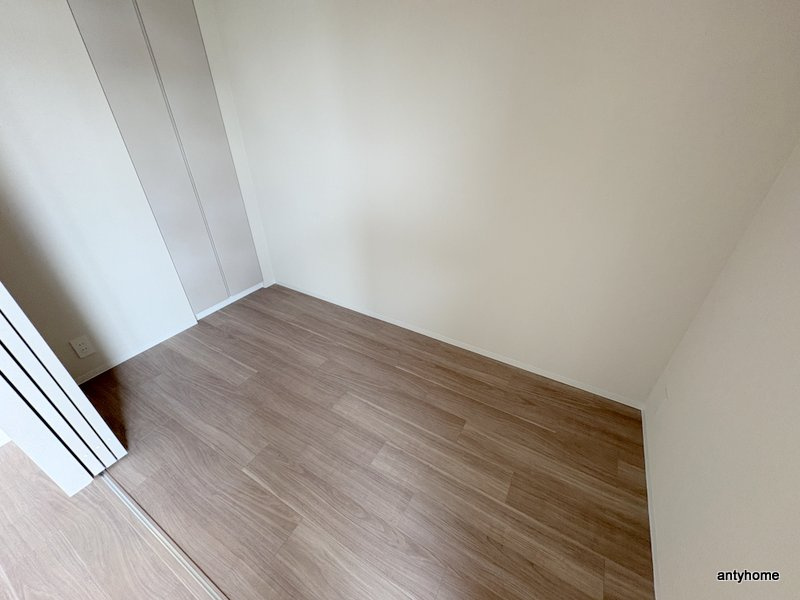 コンフォリア・リヴ本町WEST Ｑ　仲介手数料無料の寝室