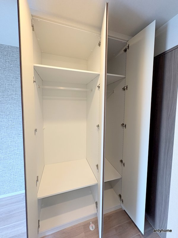 コンフォリア・リヴ本町WEST Ｑ　仲介手数料無料の収納