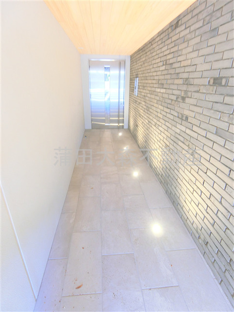 プラティーク大森山王のエントランス