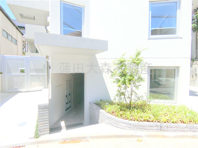 プラティーク大森山王のエントランス