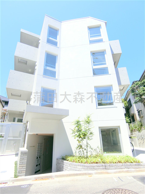 プラティーク大森山王の外観|2020年3月築　RC鉄筋コンクリート地上3階建て総戸数14戸インターネット無料の賃貸マンション　JR京浜東北線大森駅最寄り徒歩10分　東京都大田区山王1丁目の落ち着いた住環境！