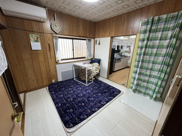 上日置町戸建ての洋室