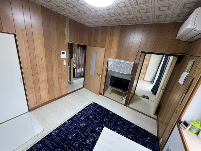 上日置町戸建ての洋室