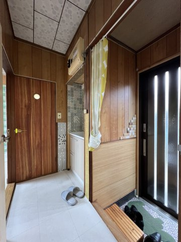 上日置町戸建ての玄関