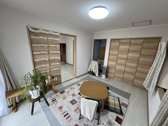 上日置町戸建ての洋室