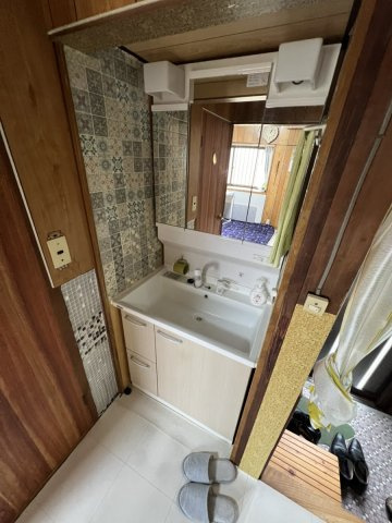 上日置町戸建ての独立洗面台