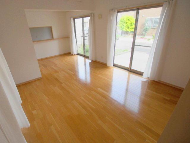 川内1丁目戸建ての居間・リビング