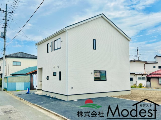 桐生市元宿町の外観|年中無休で平日の仕事終わり夜２０時まで受付可能です。
事前のご予約がオススメです。お気軽にお問い合わせください。