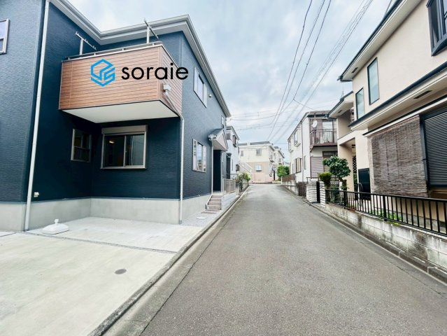 入間市南峯　39号棟　新築戸建の前面道路含む現地写真