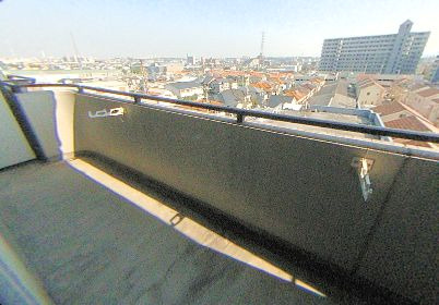 ロサノ・S・北豊中のバルコニー|暖かな日差しのふりそそぐバルコニー