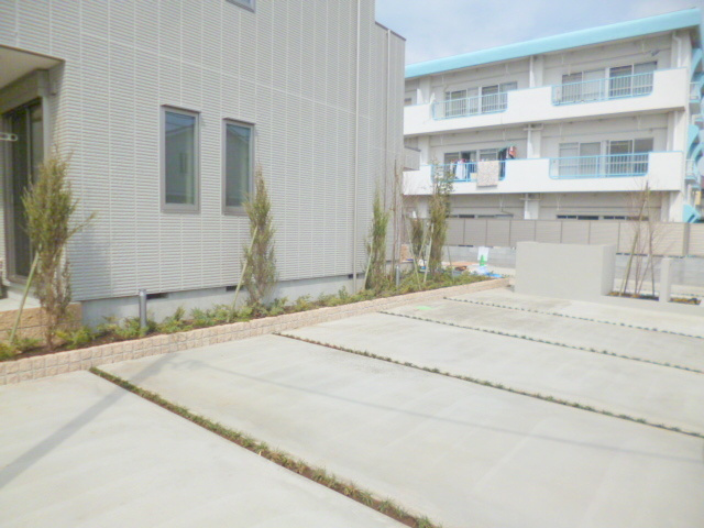 クロノスの駐車場|★敷地内に駐車場もあります♪