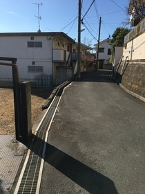 売土地　根岸台７丁目の周辺|現況：更地（撮影2020年2月）
前面道路4m