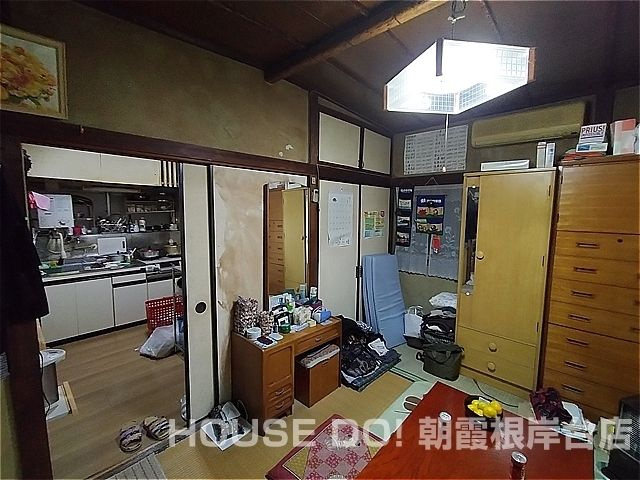 中古戸建/朝霞市宮戸4丁目の内装|ダイニング横の洋室は開け放ってLDK風に使うことも可能です