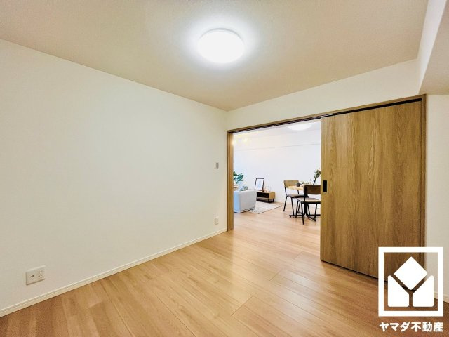 九条住宅A棟の寝室