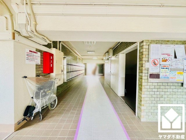 九条住宅A棟のエントランス