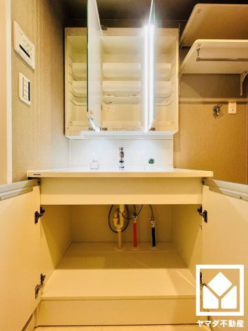 九条住宅A棟の独立洗面台