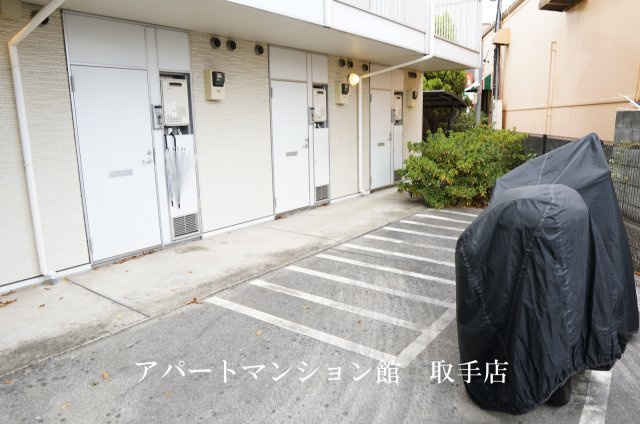 レオパレス空の駐車場