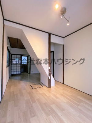 【居間・リビング】 | 　大東市南津の辺町1テラス | ゆったり過ごせる居間です