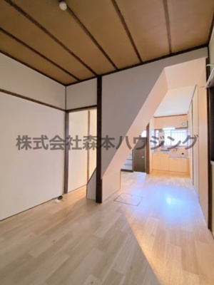 【居間・リビング】 | 　大東市南津の辺町1テラス | 使いやすい居間です