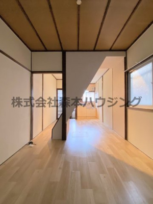 【居間・リビング】 | 　大東市南津の辺町1テラス | 使い勝手の良い居間です