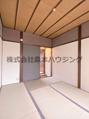 【和室】 | 　大東市南津の辺町1テラス | 和室ならではの温かな和の空間で寛ぎの時間を過ごせます