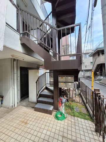コーポ美好・戸田マンションのエントランス