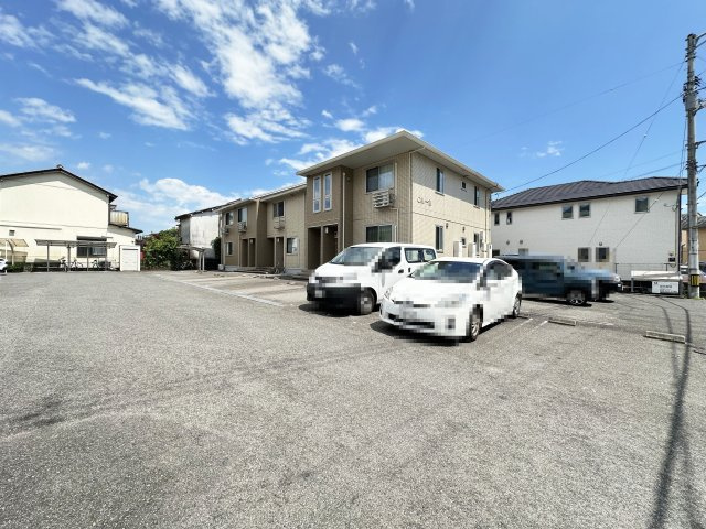 カーサ一宮の駐車場