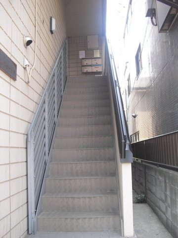 コンフォートＳのロビー|共用階段