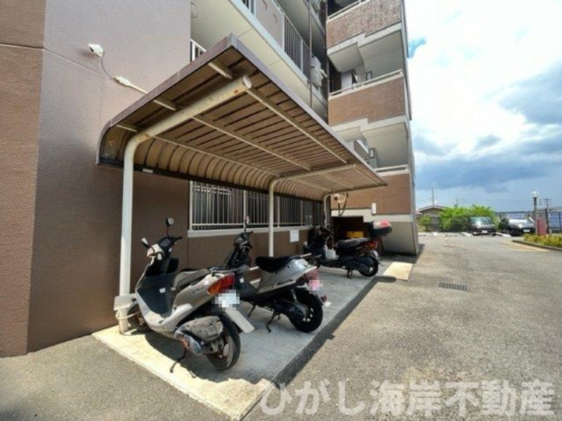 日神パレステージ茅ヶ崎の駐車場|バイク置場