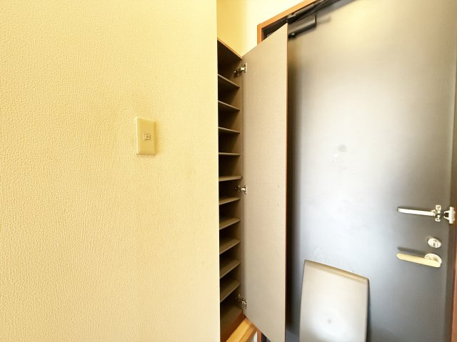 シャーメゾン札場B棟の玄関