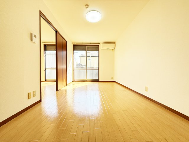 シャーメゾン札場B棟の居間・リビング