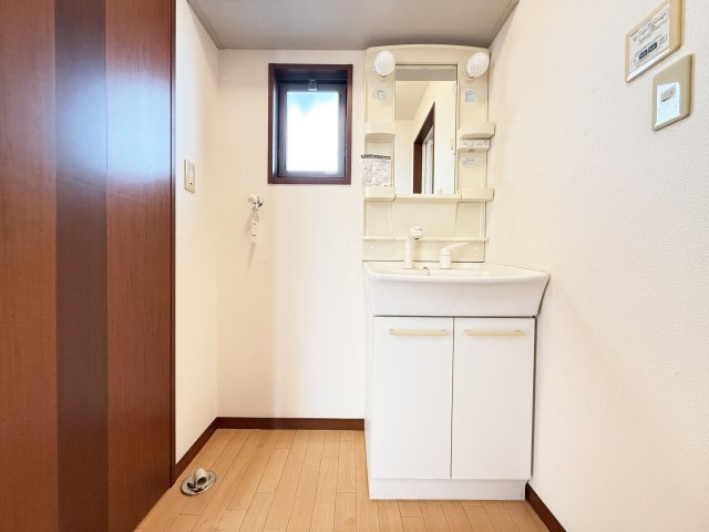 シャーメゾン札場B棟の独立洗面台