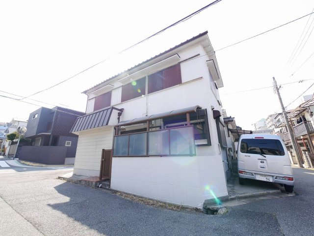 清水ヶ丘貸家の外観