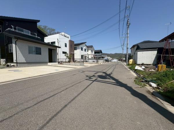 和歌山市宇田森　中古戸建の前面道路含む現地写真